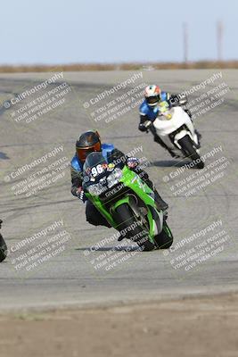 media/Nov-26-2023-TrackDaz (Sun) [[64ad8cfd8f]]/Mock Race/Outside Grapevine/